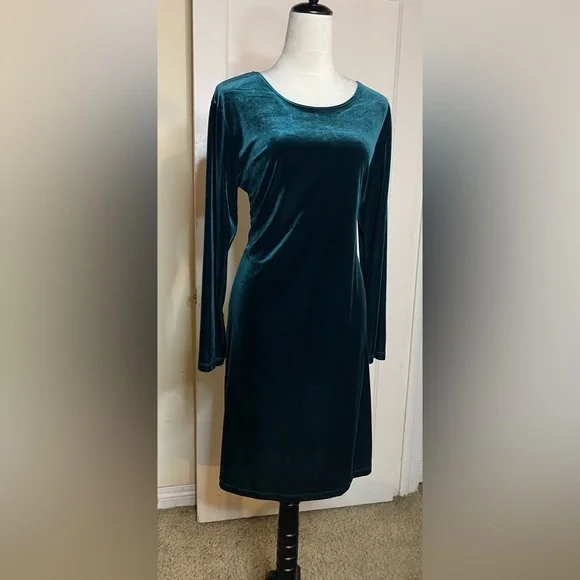 Maxima | Dresses | Vintage 9s Velvet Maxima Emerald Green Long Sleeve Midi  Dress Velour | Poshmark